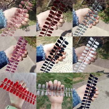 Genanvendelige 24Pcs/indstillede Niveau Sexet Falsk Stiletto Negle Solid Farve Manicure Tips Spidse Skarpe Falske Negle Kvinder Beauty Nail Art Værktøj
