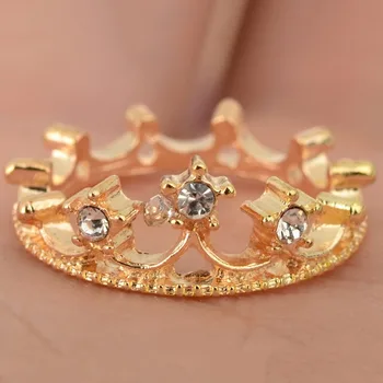Mode Rustfrit Stål Krystal Guld Farve Crown Band Ring For Kvinder Egagement Bryllup Og Mode Smykker Gave