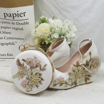 Nye Ankomst Kiler Blomst bryllup sko med matchende tasker Rund Tå og ankelrem Brude Fest kjole, sko og taske sæt Høje Sko