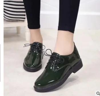 Stor størrelse 35-42 Nye forår kvinder lejligheder sko kvinder læder flats damer sko kvindelige udskæring slip på flade loafers